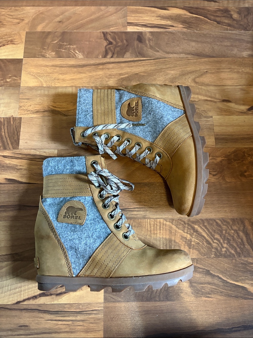 Sorel Women’s Lace Up Wedge Boots, Size 8.5
